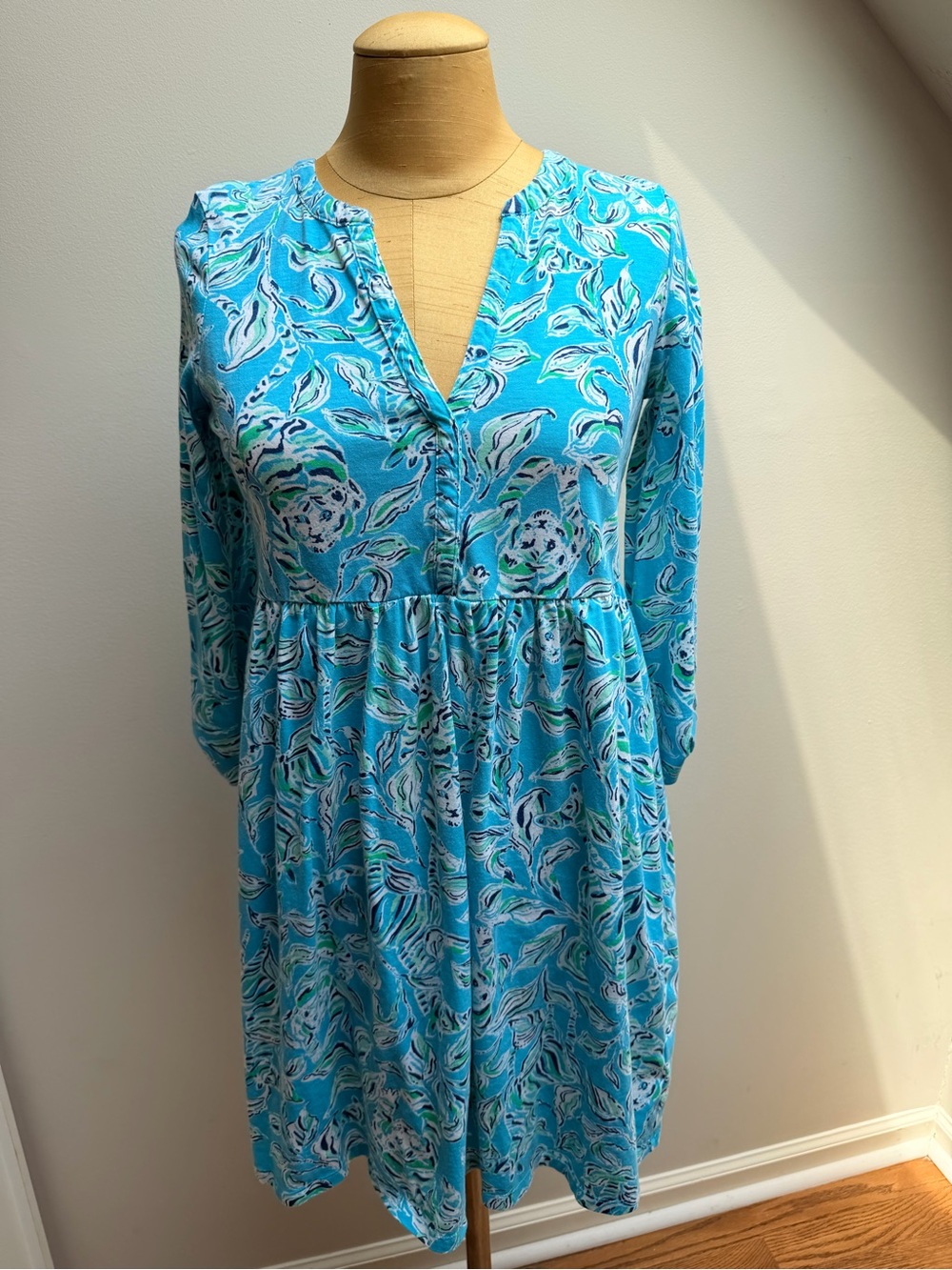 Lilly Pulitzer Loran Swing Dress in Turquoise Oasis Outta Line - Picture 2 of 6